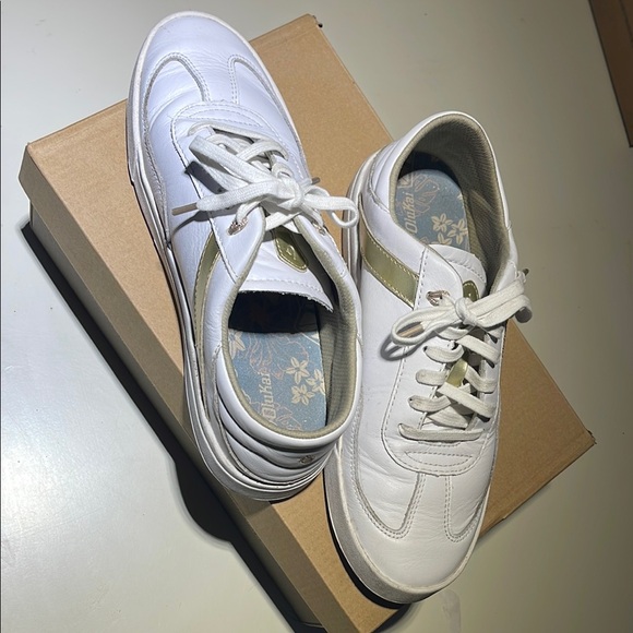 White and Gold Sneakers Olukai - Picture 4 of 4